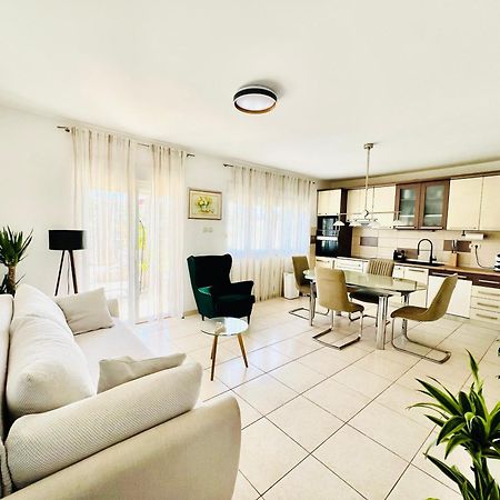 Apartment Sirius Podstrana Bagian luar foto