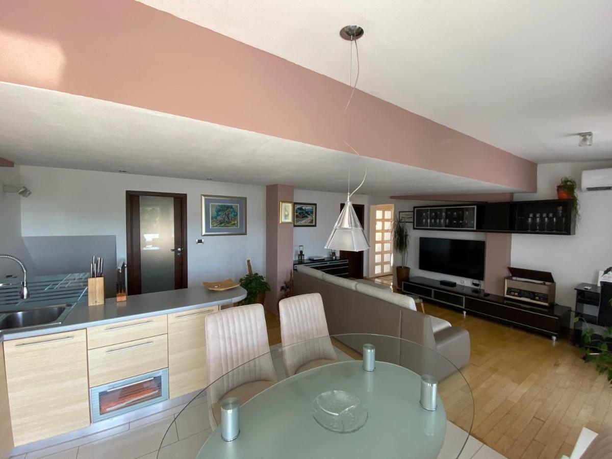 Apartment Sirius Podstrana Bagian luar foto