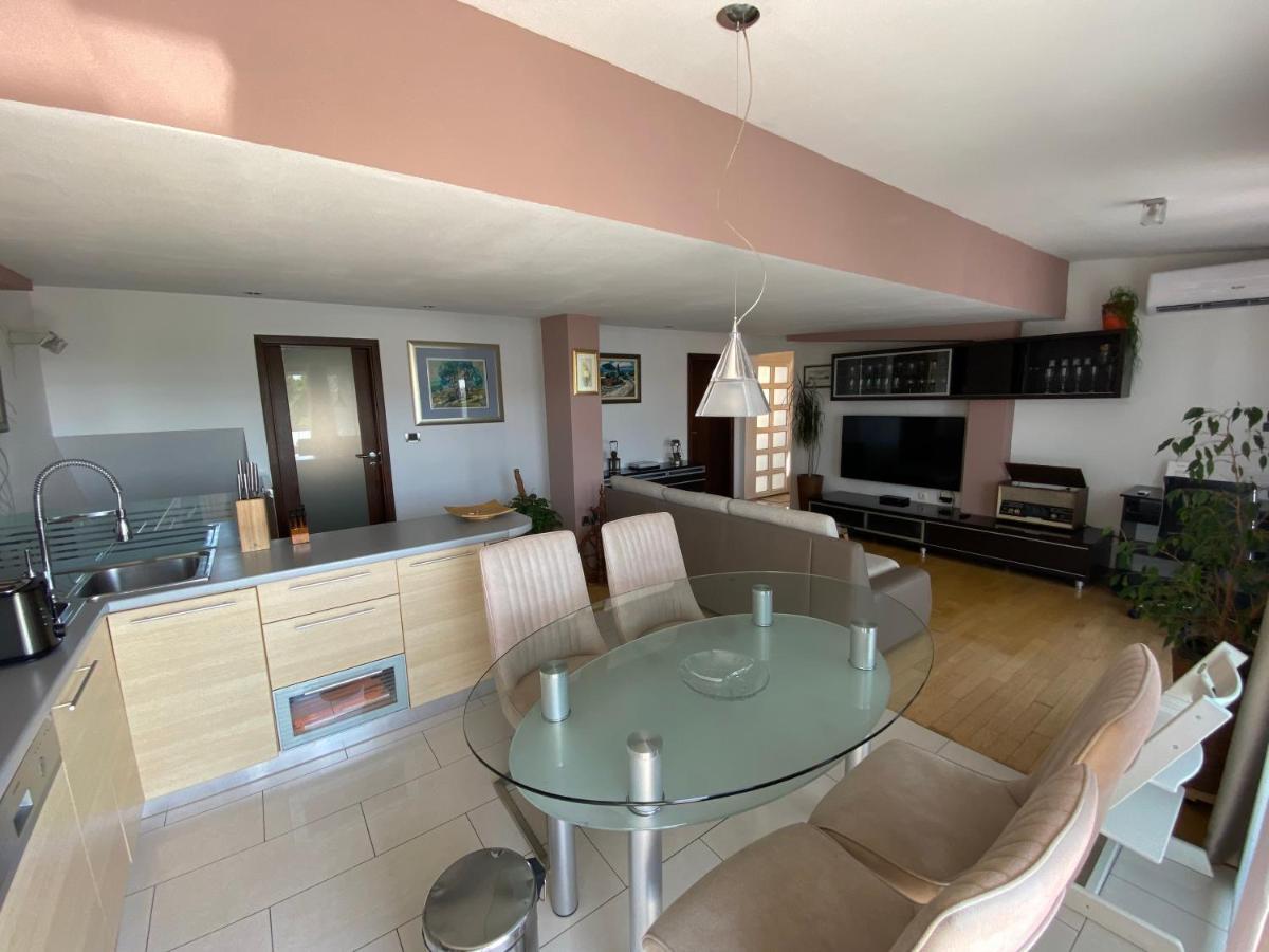 Apartment Sirius Podstrana Bagian luar foto