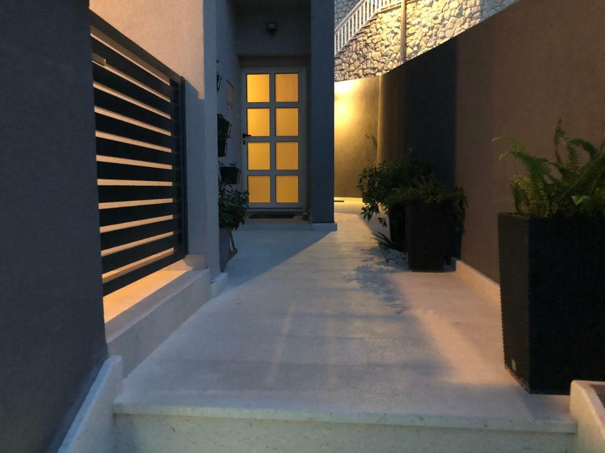 Apartment Sirius Podstrana Bagian luar foto